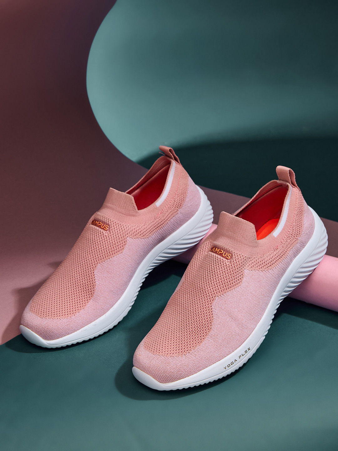 Campus CAMP CALLIE Women Slip-On Walking Shoe