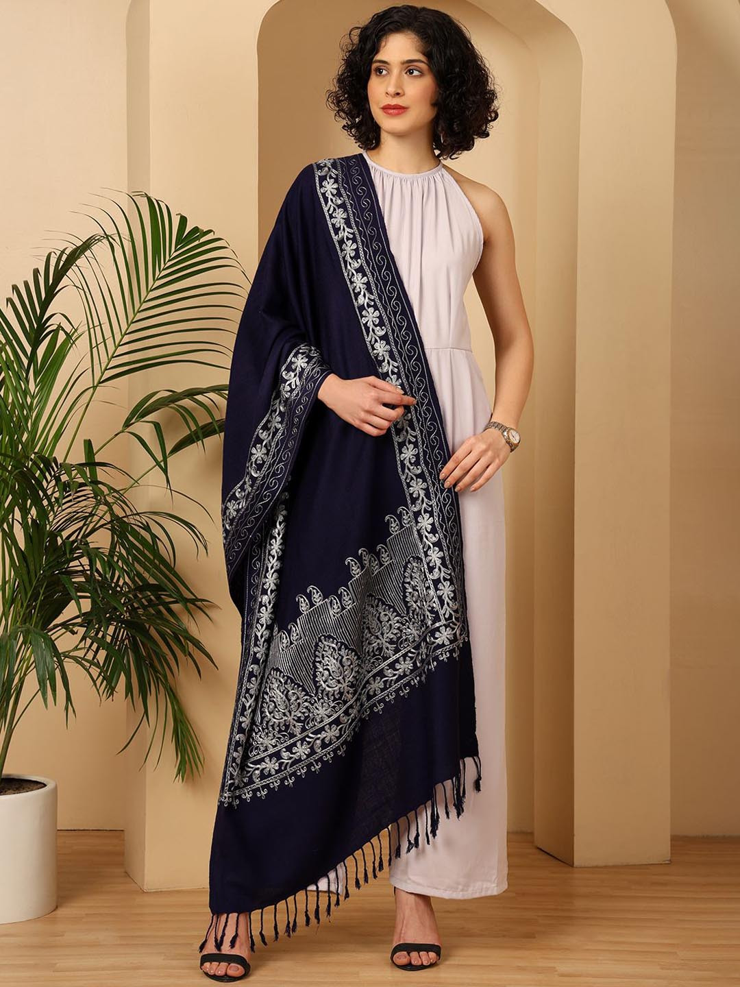 Tweedle Women Kashmiri Aari Embroidery Stole with Fringed Border