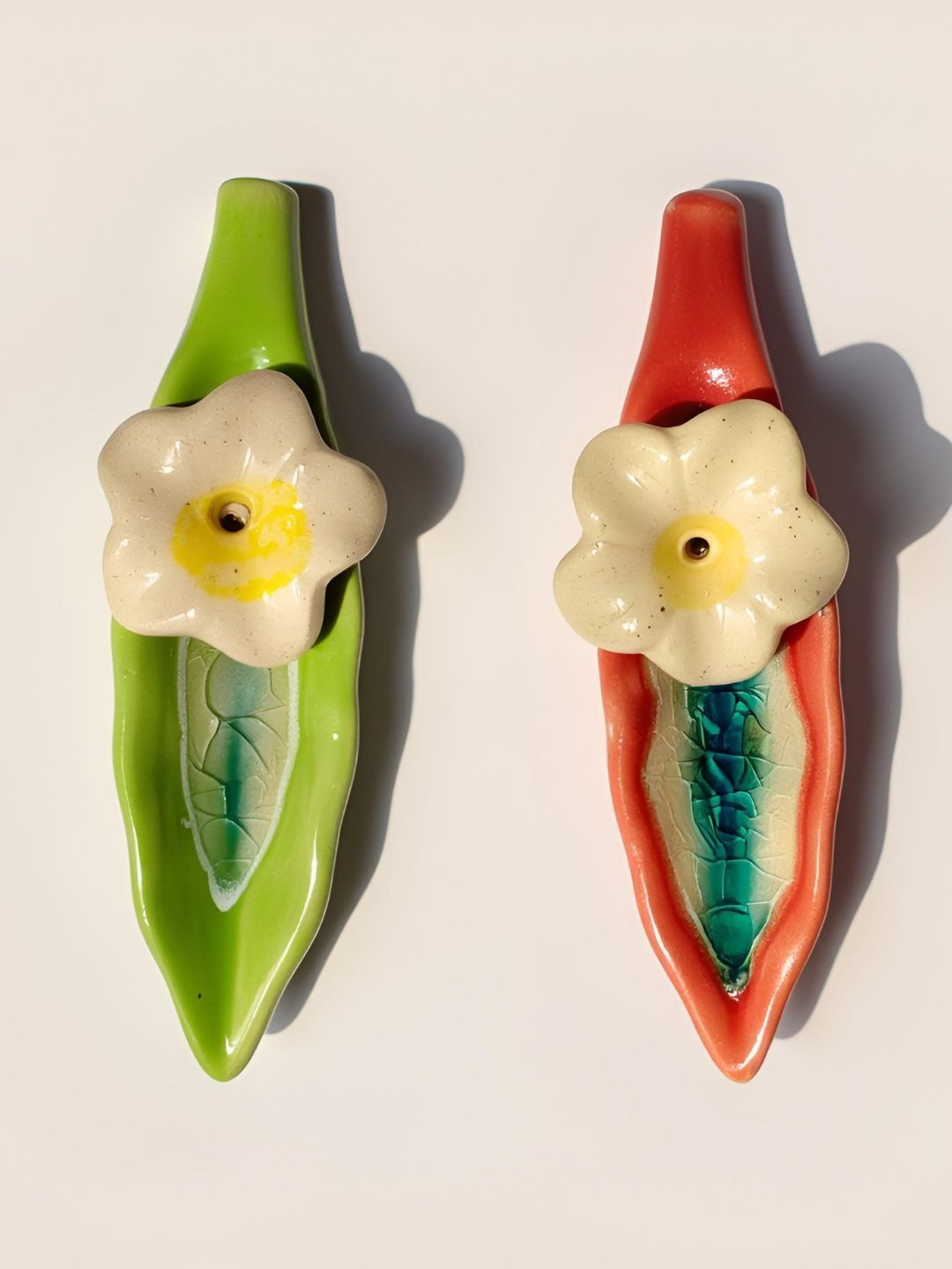 Kraftlik Handicraft Set Of 2 Green & Red Floral & Leaf Ceramic Incense Holder