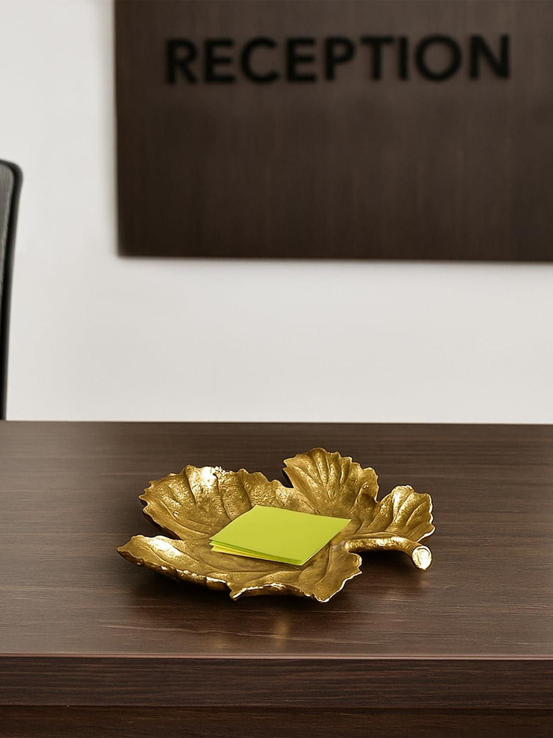 MARKET99 VON CASA Gold Toned Embossed Decorative Platter Bowl