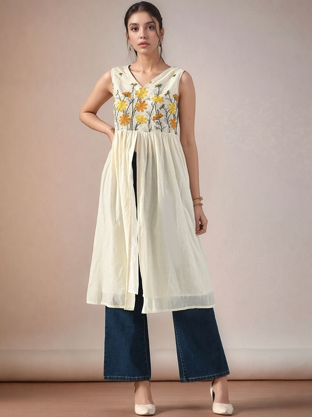 Sangria Women Floral Cotton Kurtas