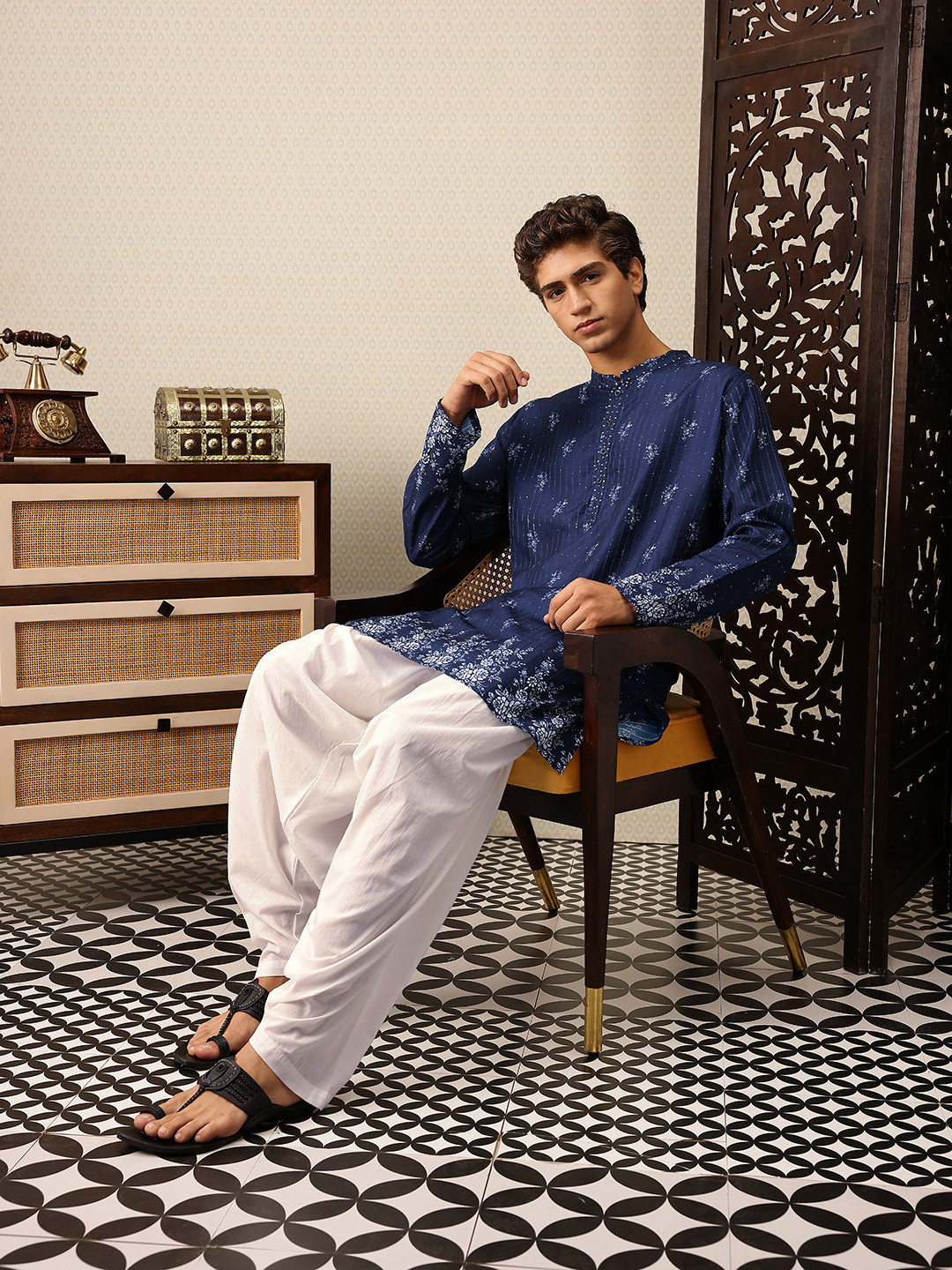 House of Pataudi Floral Printed Sequinned Jashn Kurta with Patiala