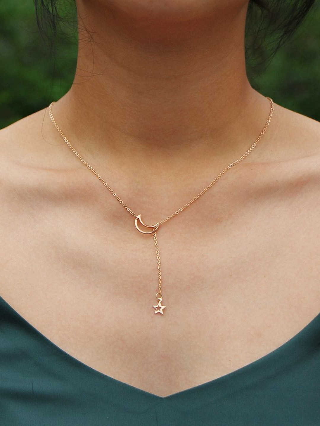 TheVineGirl Gold-Plated Star In Moon Shaped Minimal Necklace