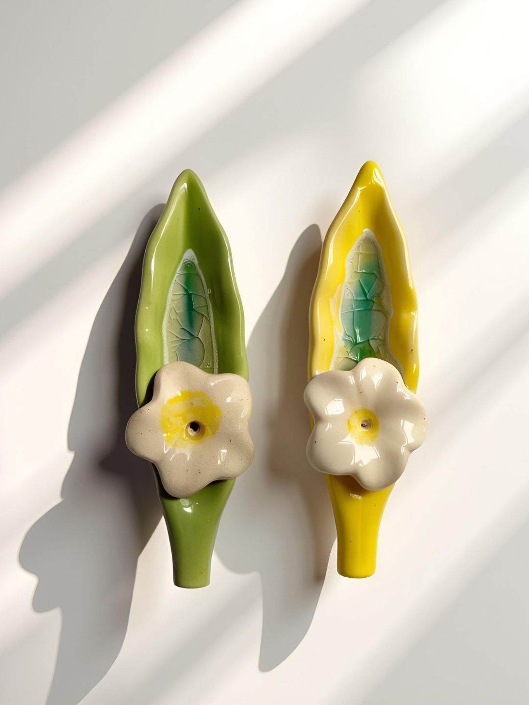 Kraftlik Handicraft Set of 2 Leaf Ceramic Incense Stick Holder