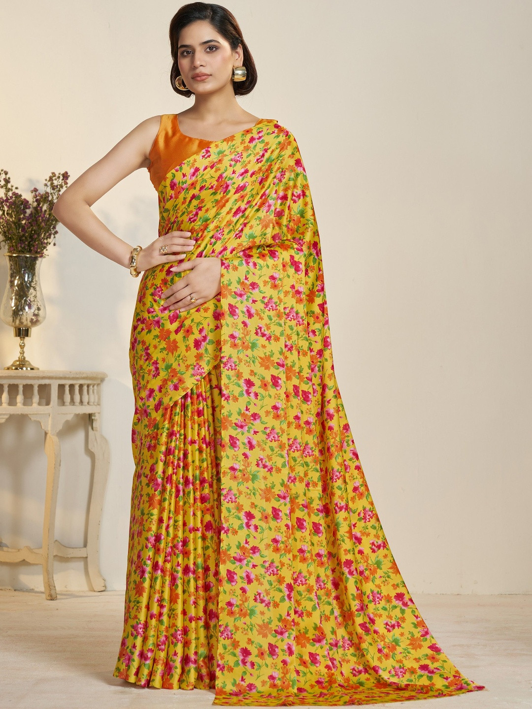 Garden Vareli Floral Printed Pure Crepe No Border Saree With Blouse Piece