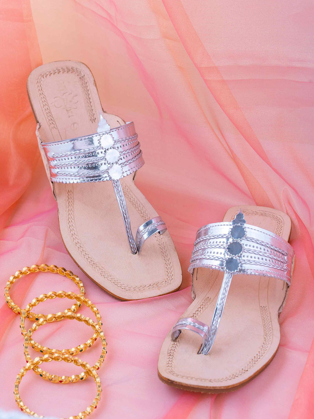 House of Pataudi Silvarna Women Leather Kolhapuri Flats