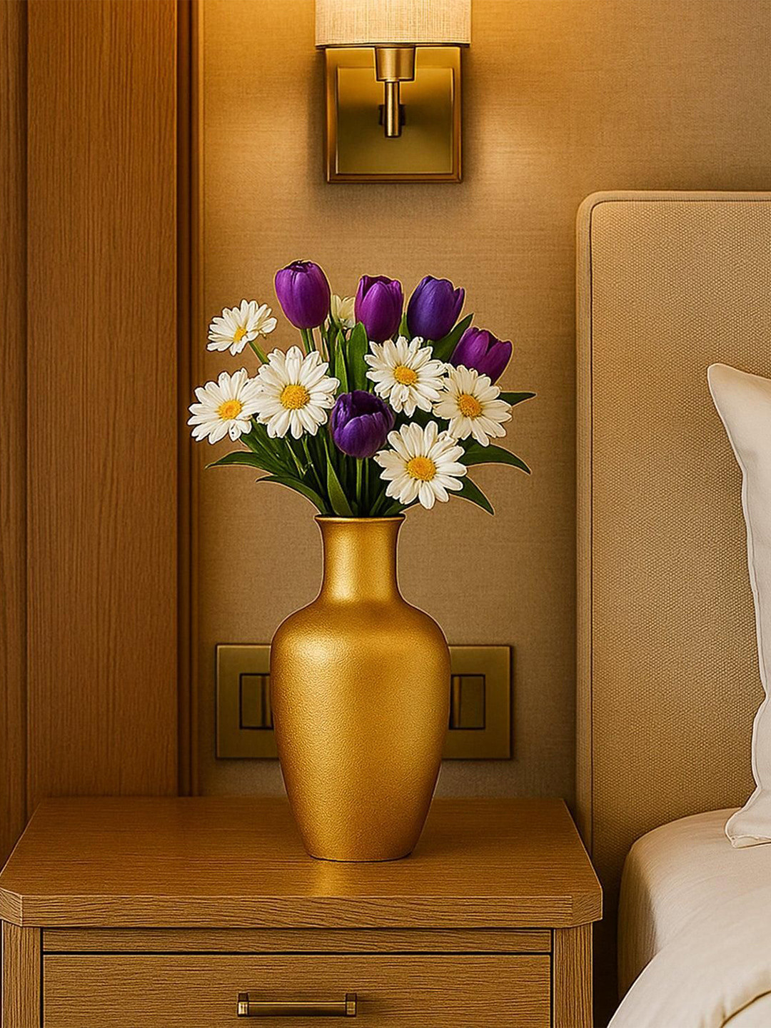 MARKET99 VON CASA Gold Toned Crackled-Patterned Metal Surahi-Shaped Flower Vase