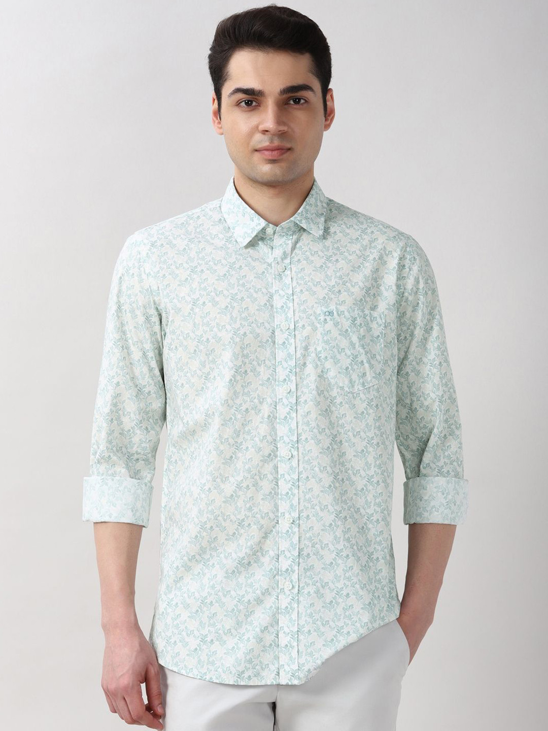 Peter England Casuals Men Slim Fit Floral Printed Spread Collar Cotton Casual Shirt