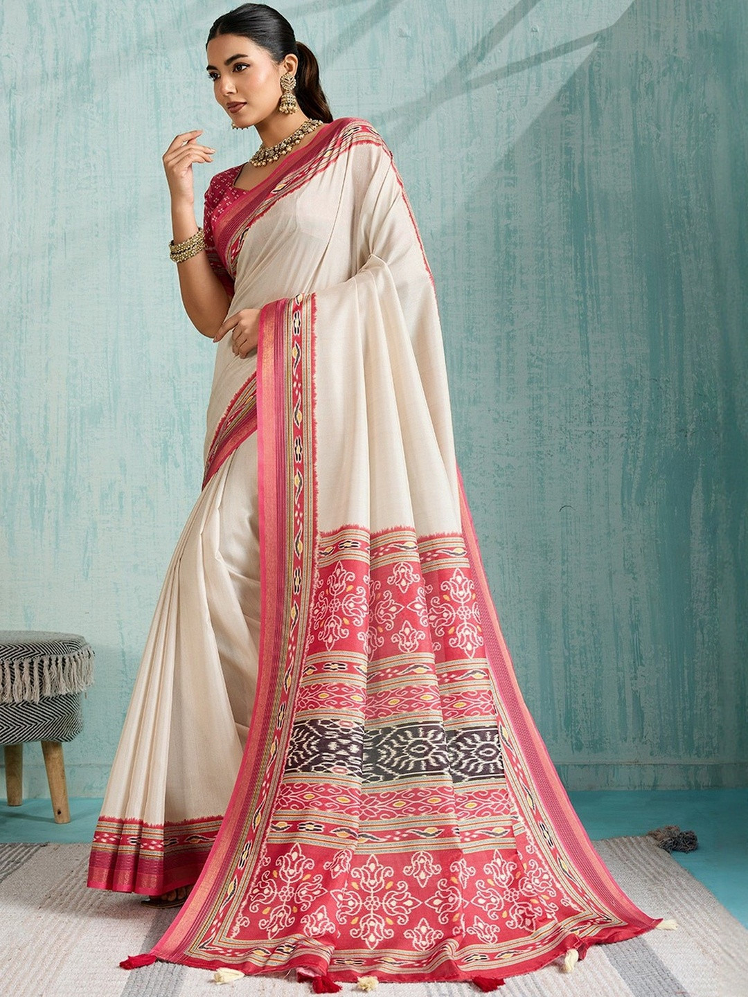 all about you Women Solid Ikat Saree  With An Unstitched Blouse