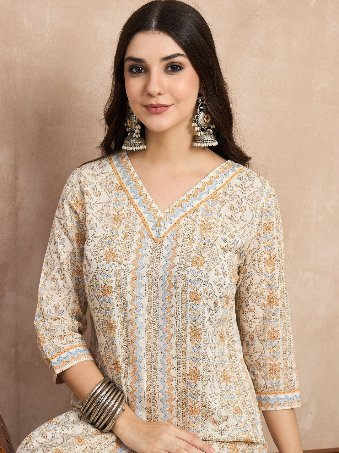 Anouk Women Floral Printed Cotton Side Slits V-Neck Straight Kurta