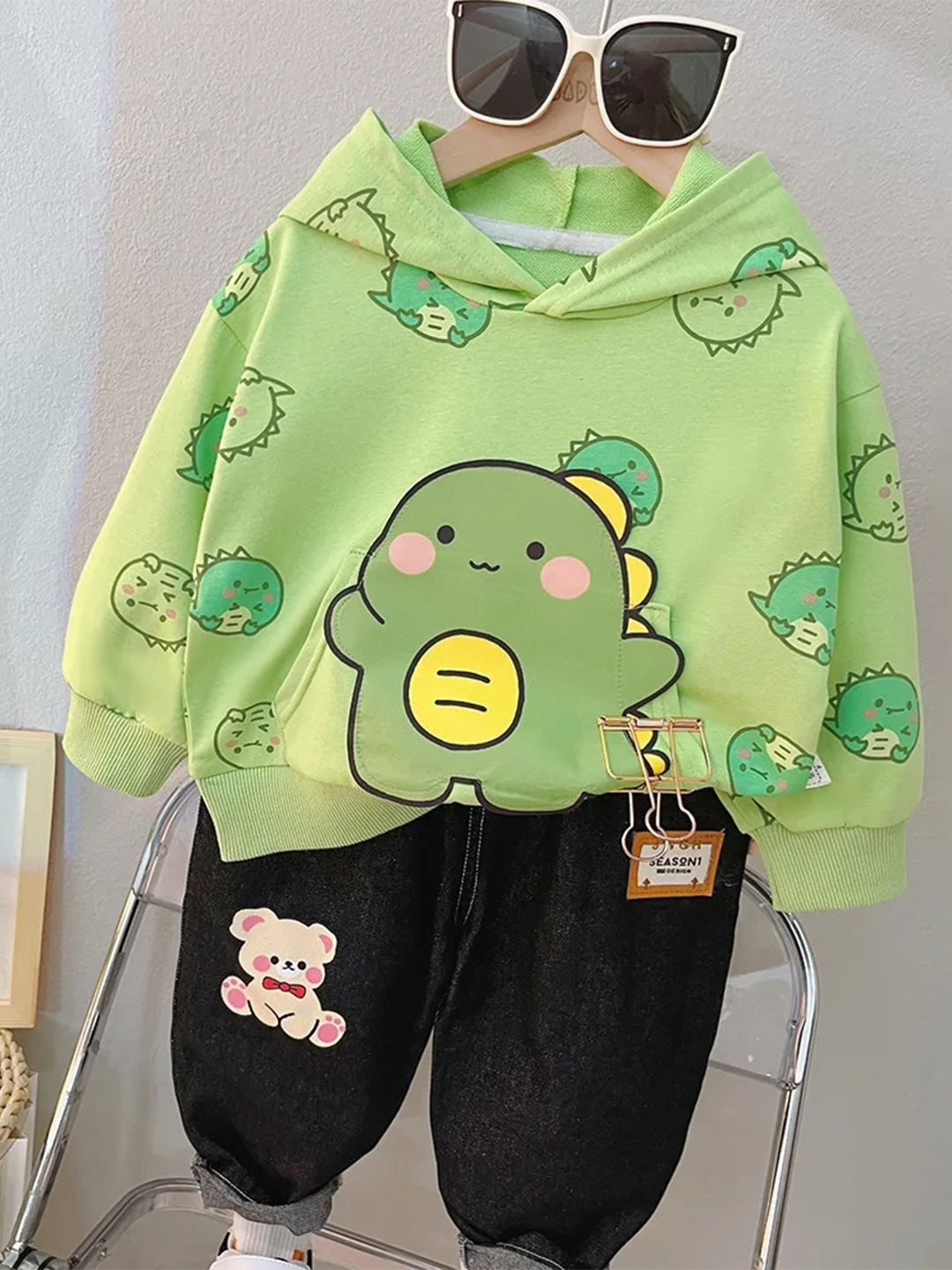 Bold N Elegant Kids-Unisex Green Cotton Blend Printed Clothing Set