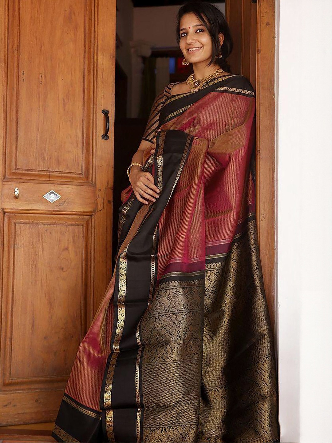Moda Rapido Woven Design Zari Silk Blend Handloom Banarasi Saree