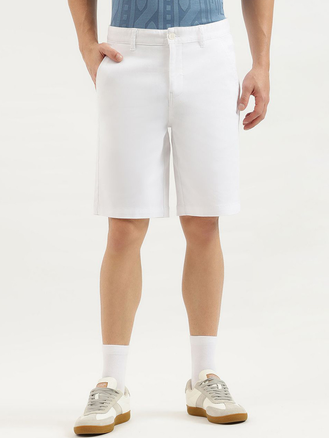 United Colors of Benetton Men Slim Fit Mid-Rise Chino Shorts