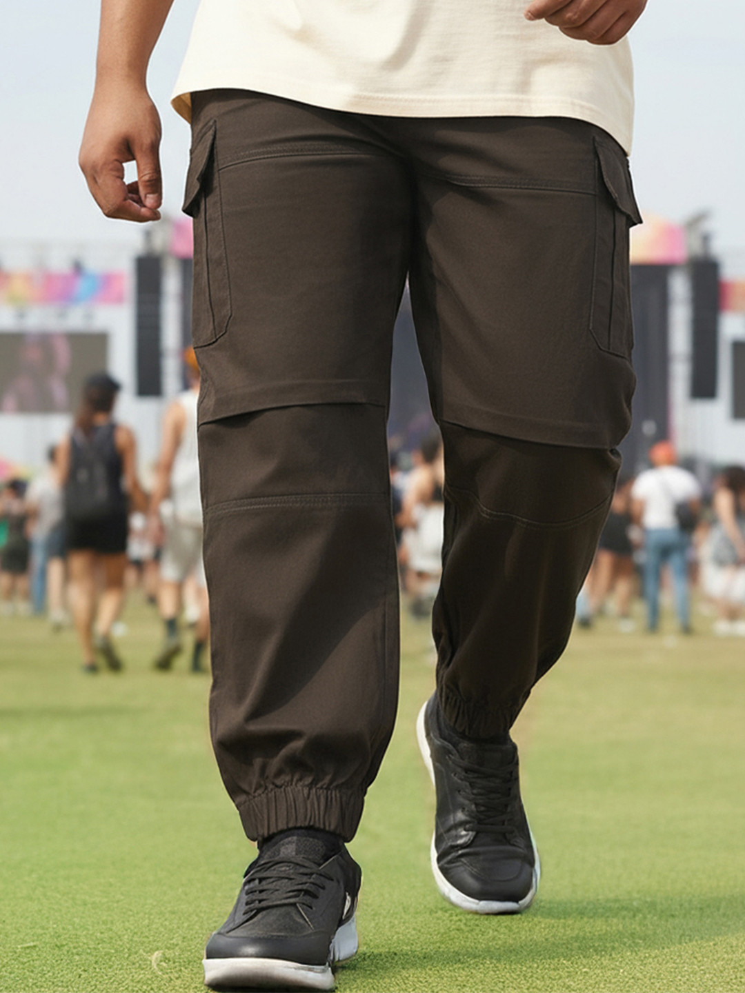 Bewakoof Plus Men's Relaxed Fit Oversized Cargo Jogger Track Pants