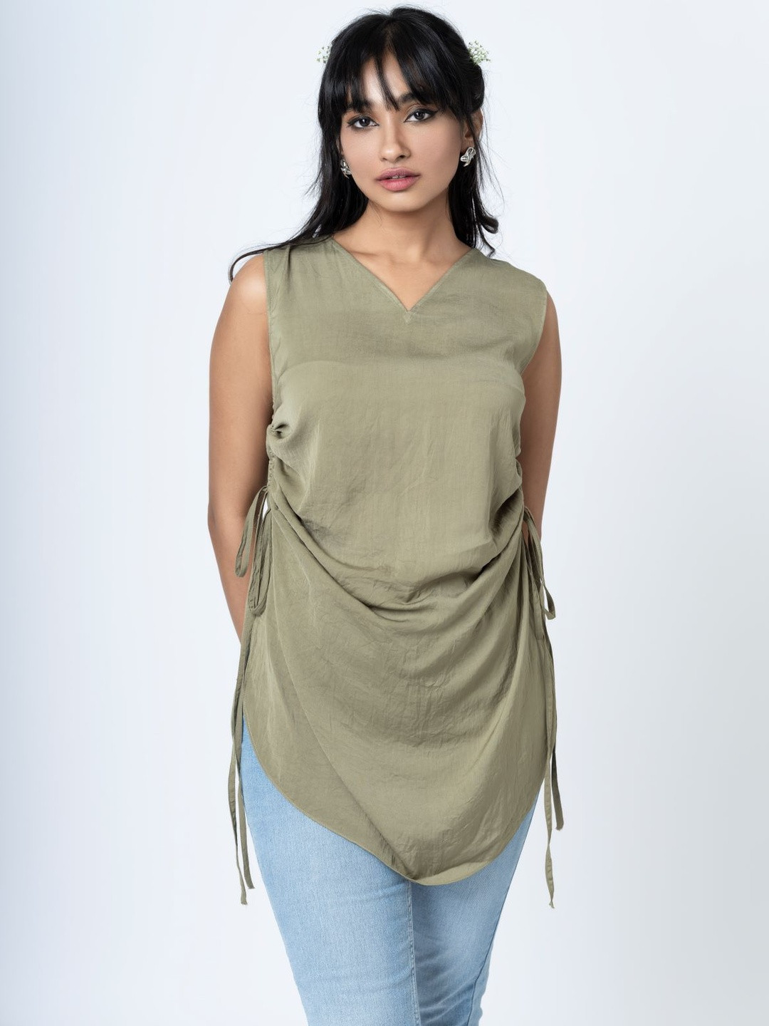 BOONS n PERKKS Women Solid Sleeveless Ruched Side Details Top