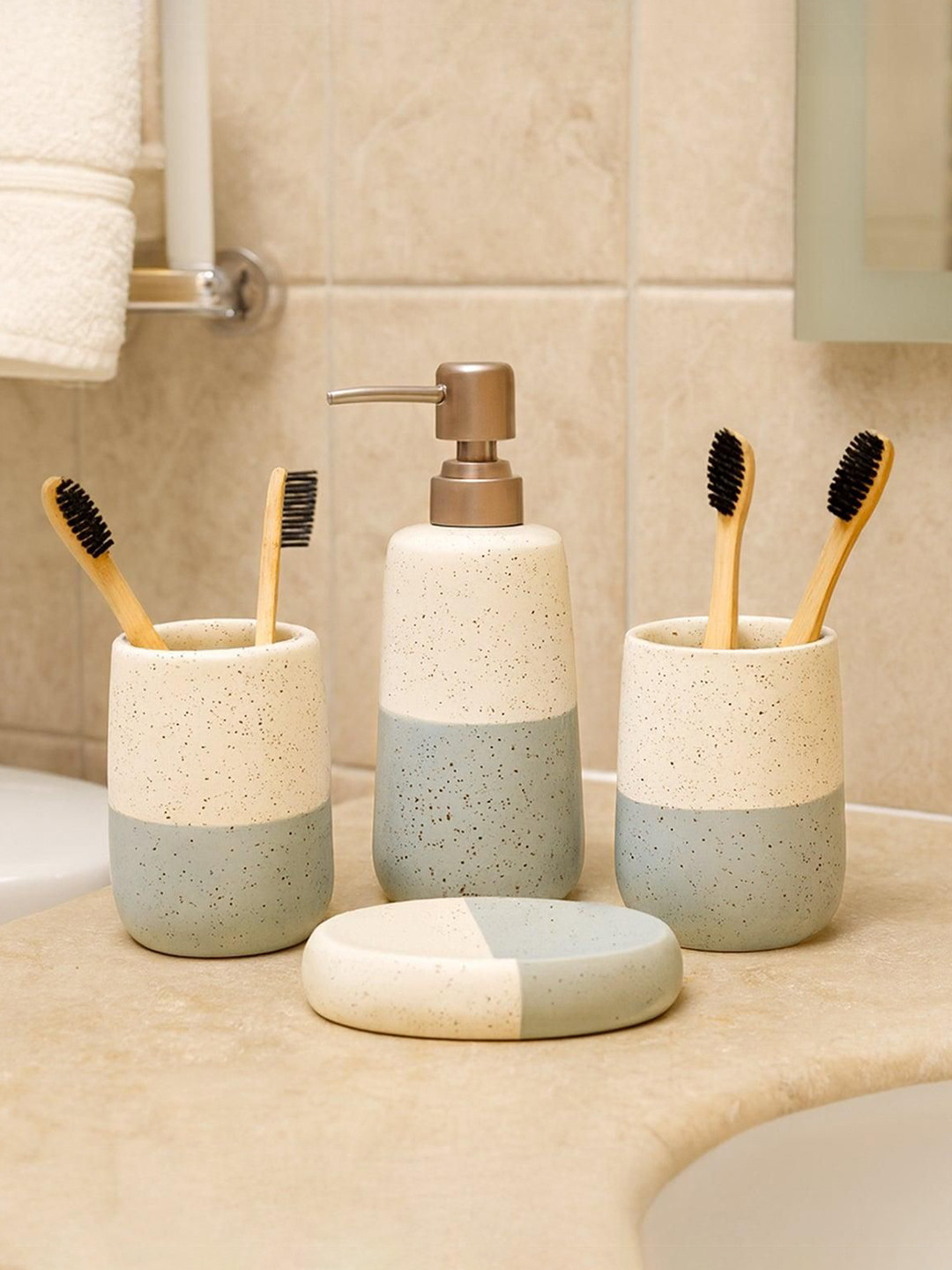 MARKET99 White & Blue 4 Pieces Geometric Ceramic Shower Holders