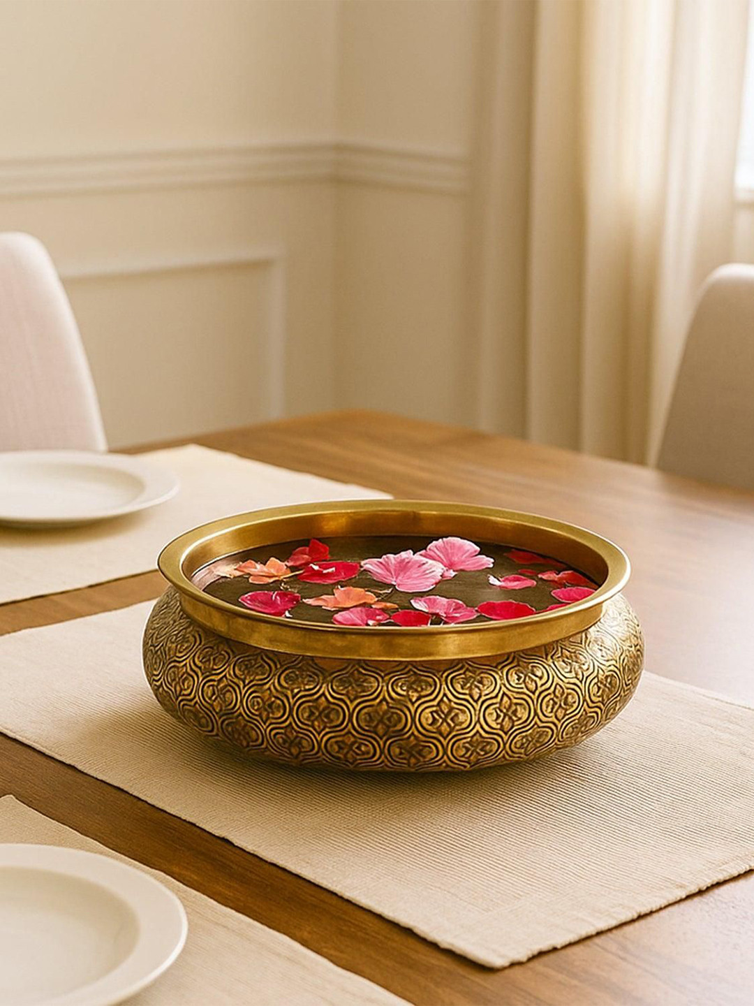 MARKET99 VON CASA Gold Toned Hammered Designed Artistic-Craft Subtle-Shine Decorative Bowl