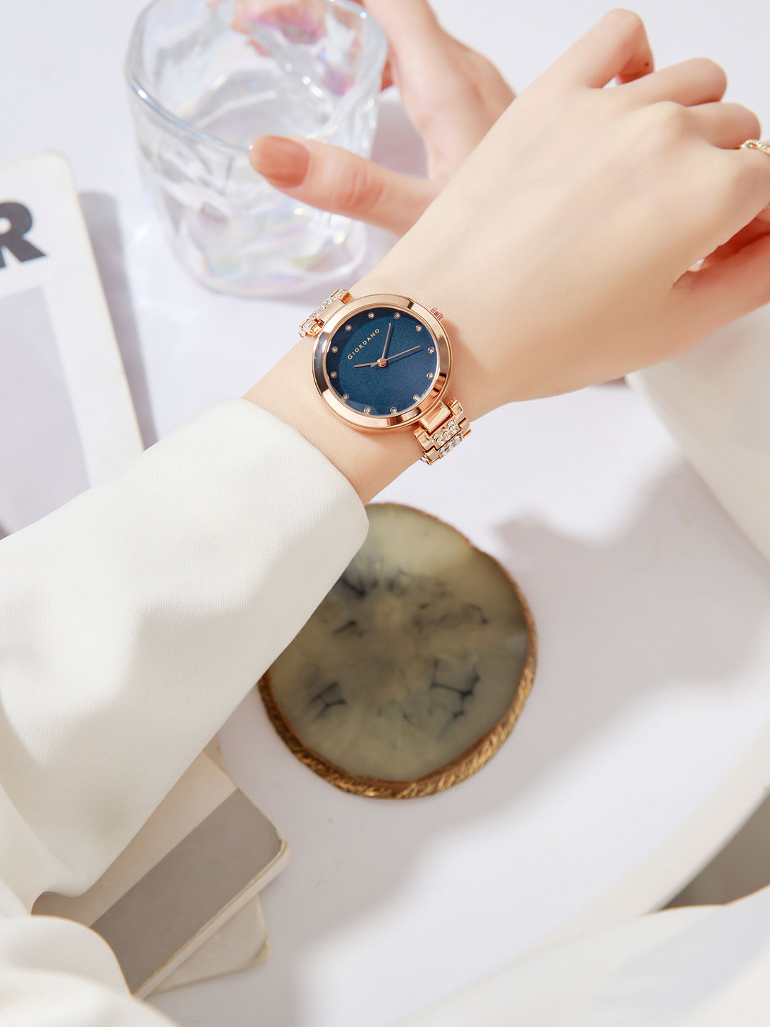 GIORDANO Women Black Embellished Dial & Rose Gold Toned Stainless Steel Bracelet Style Straps Analogue Watch