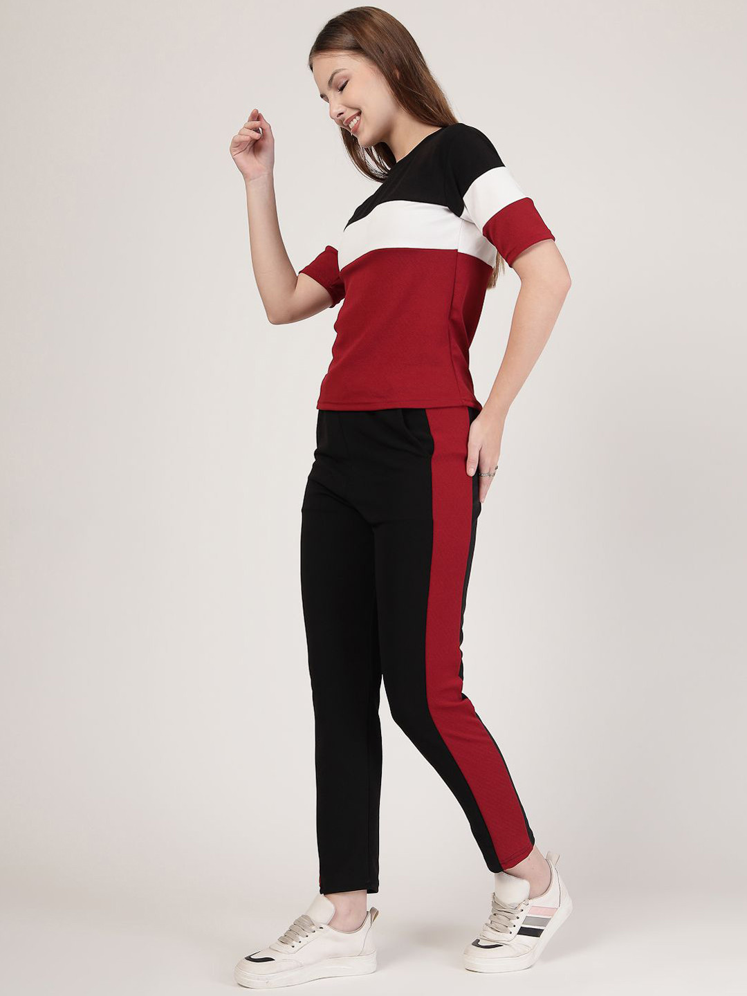 Mast & Harbour Color-Blocked Round Neck Short Sleeves T-Shirt & Trousers