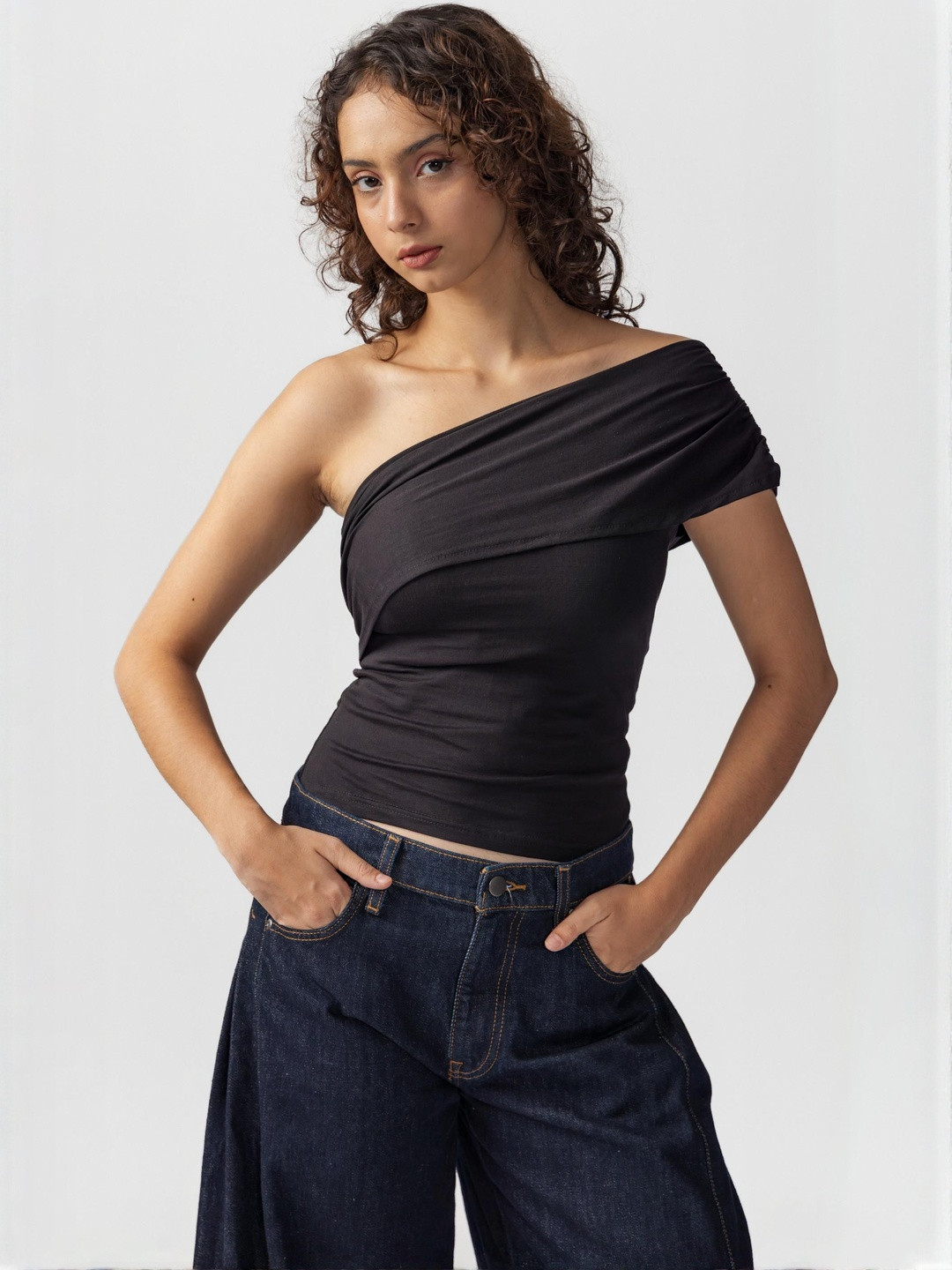 Past Modern Women Solid One Shoulder Ruched Fitted Top