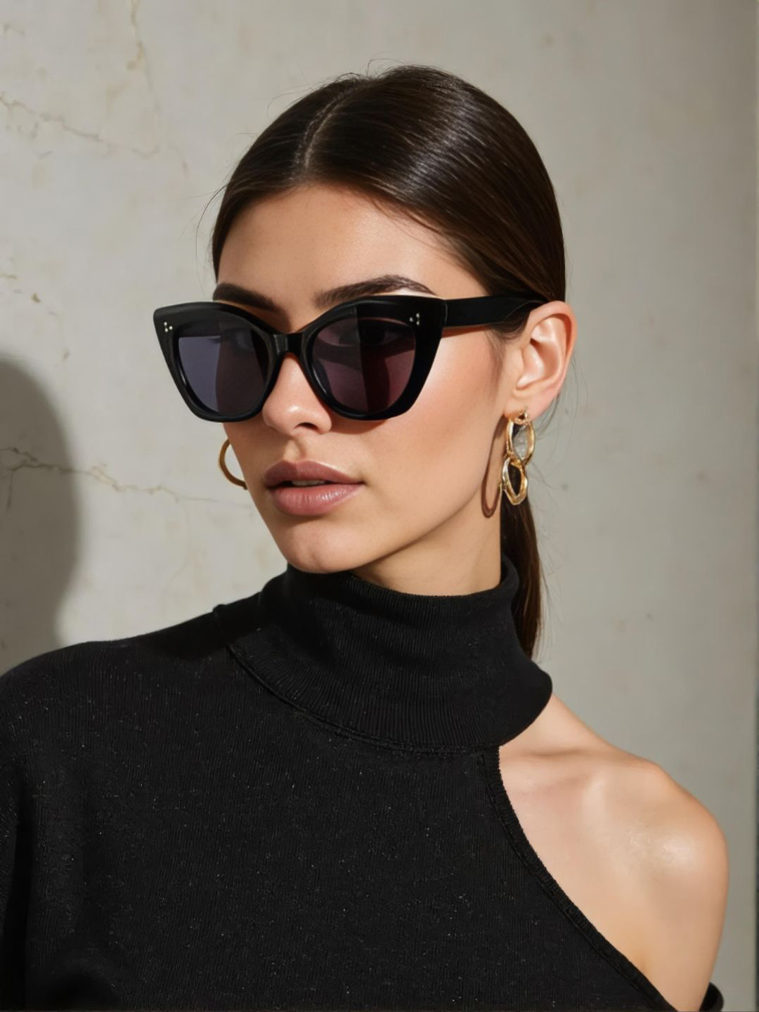 Ted Smith Women Cat Eye Black Sunglasses With UV Protected Lenses