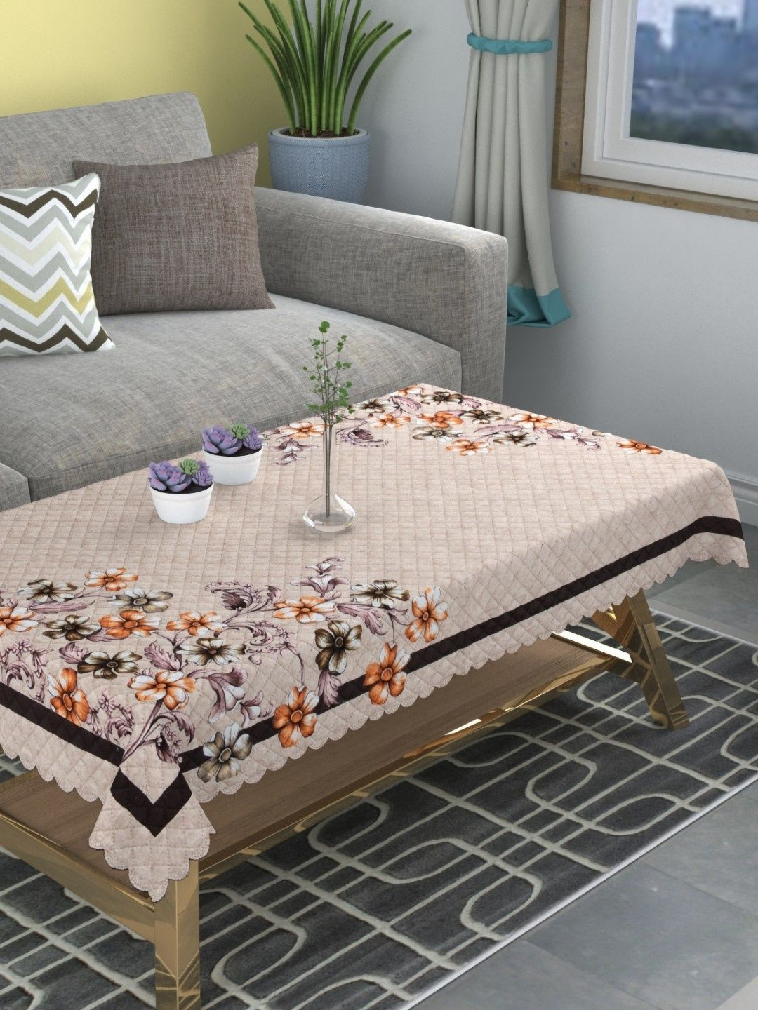 G TRADING HUB Cream-Coloured Floral 4-Seater Table Cover with Textured details