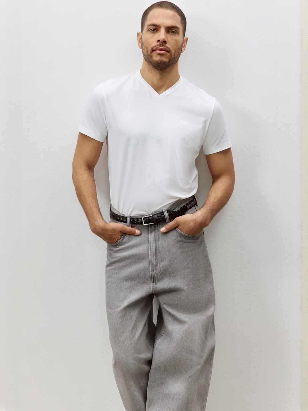 H&M Slim Fit V-Neck T-Shirt