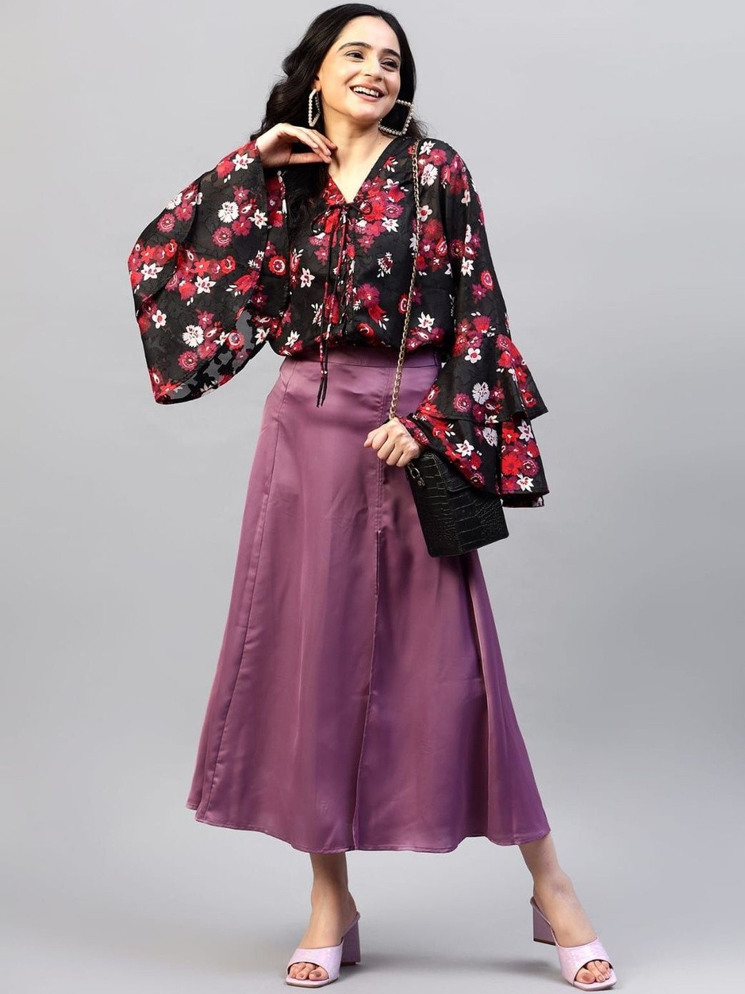 J R FASHION Women Floral Printed V-Neck Bell Sleeves Top