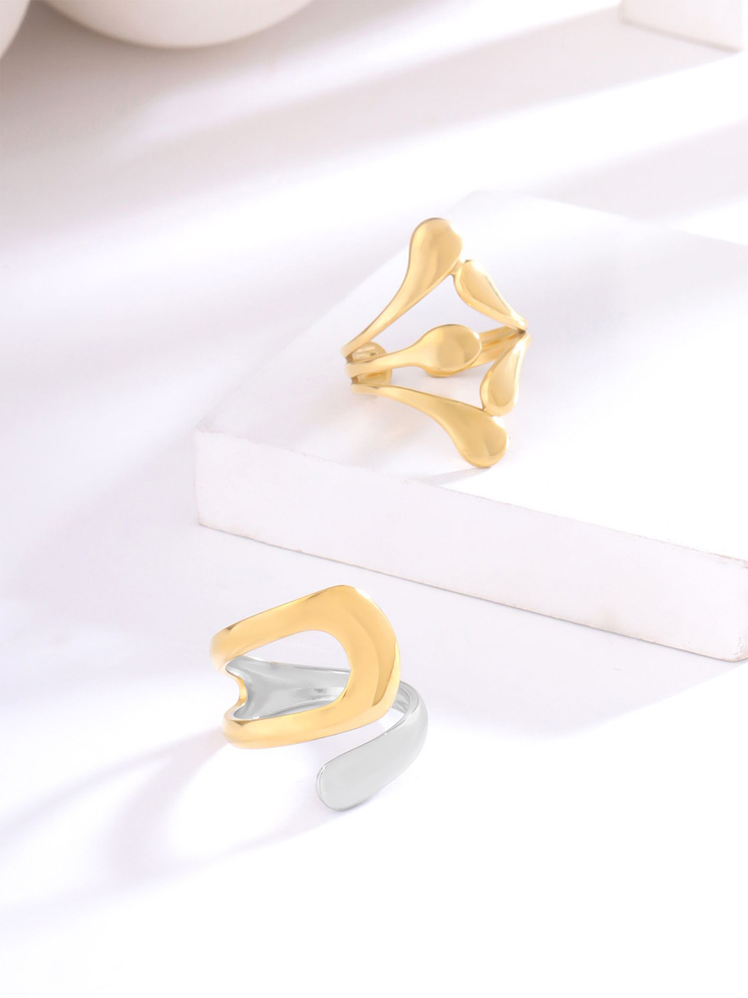 Qiroko Set Of 2 Stainless Steel Finger Rings