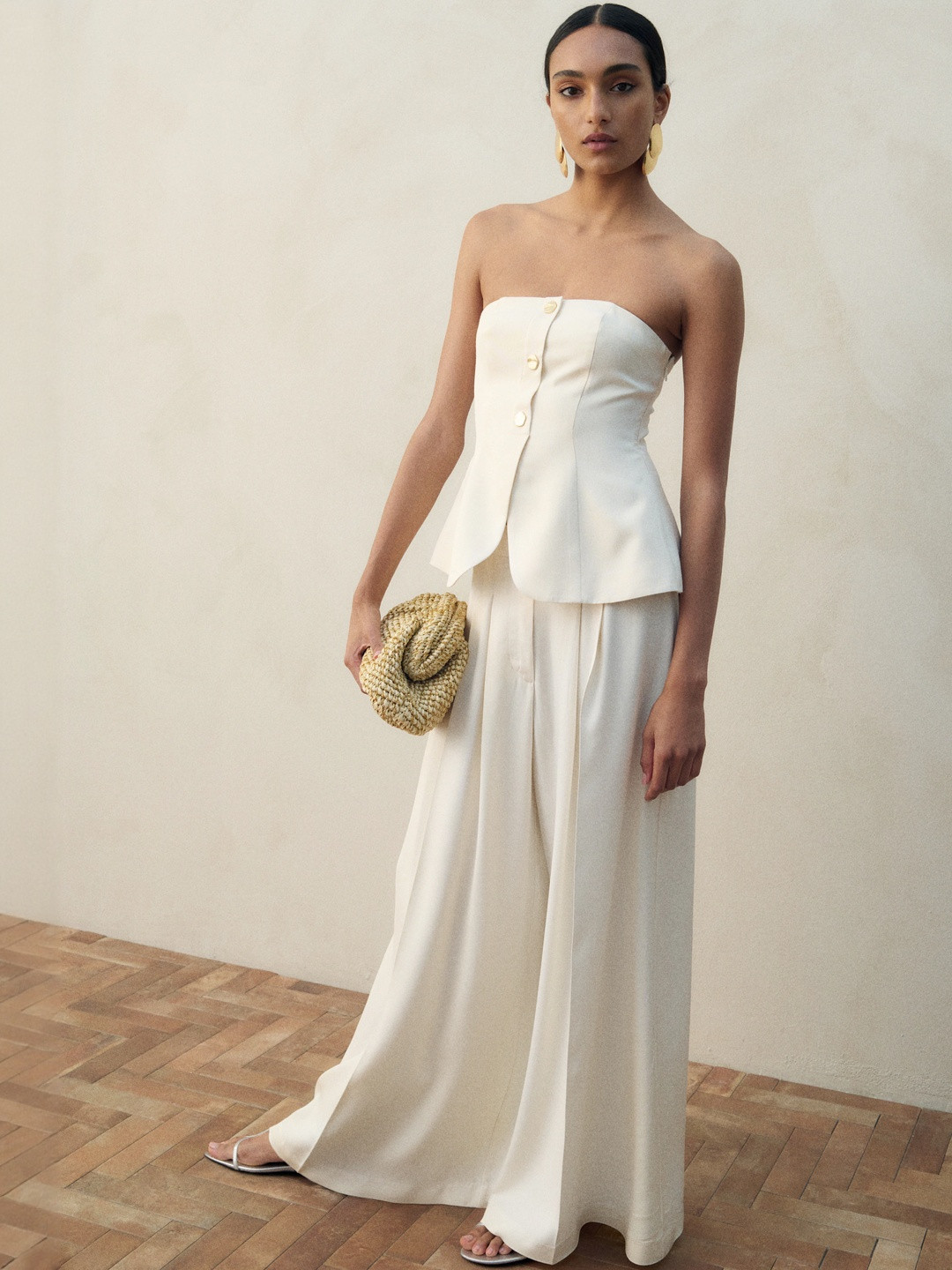 H&M Women Off-White High-Rise Wrinkle Free Viscose Rayon Pleated Wide Leg Trouser