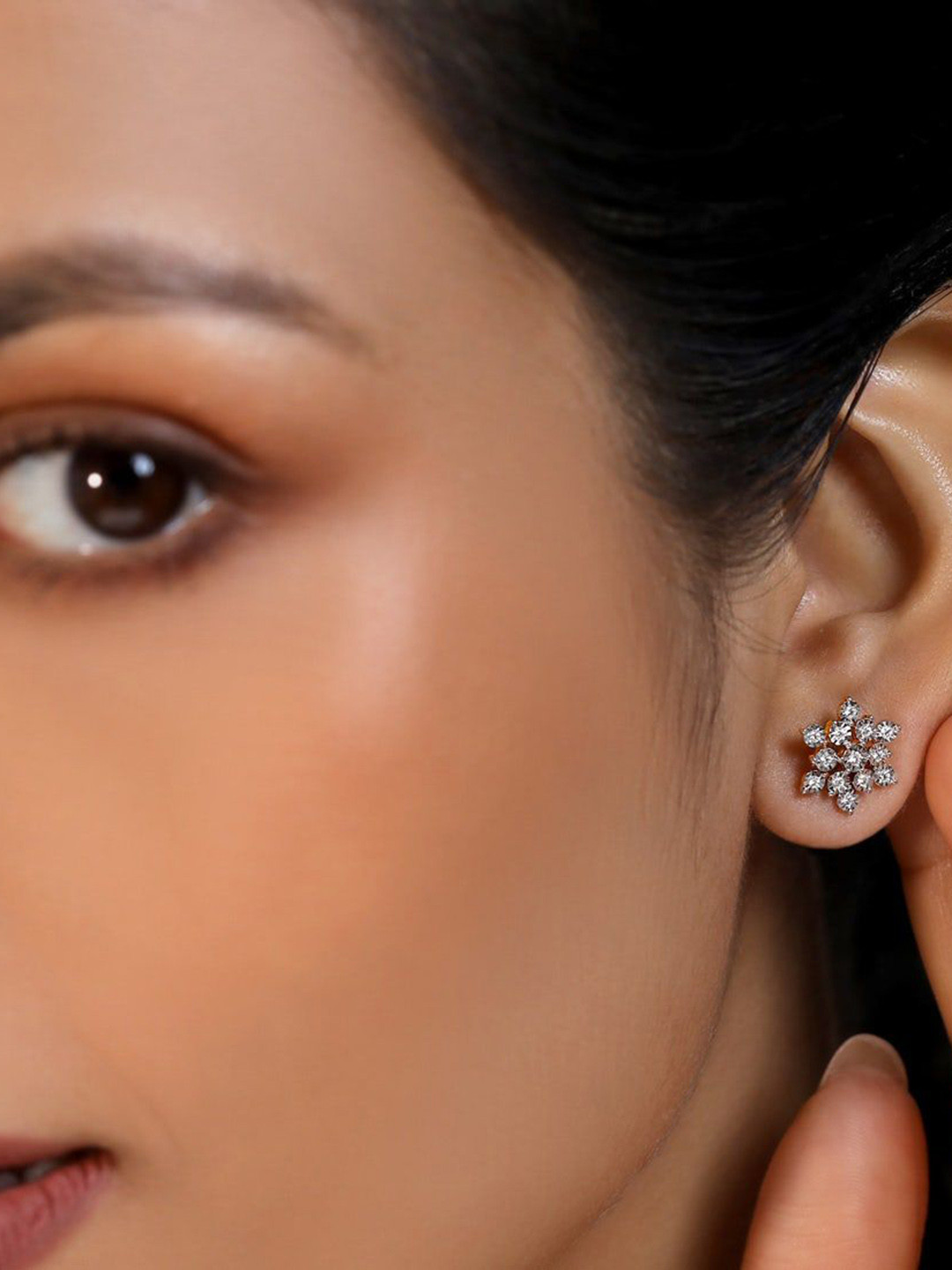 CANDERE A KALYAN JEWELLERS COMPANY Asteroids Miracle Plate Women 18Kt Gold Earrings