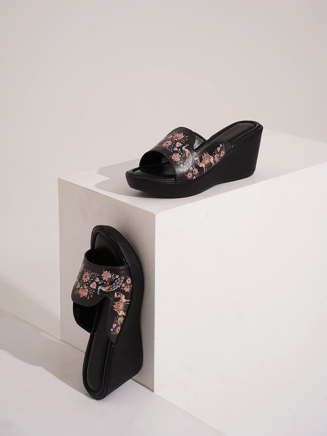 Froh Feet Women Printed Traditional Motif Printed Wedge Sandals Heels