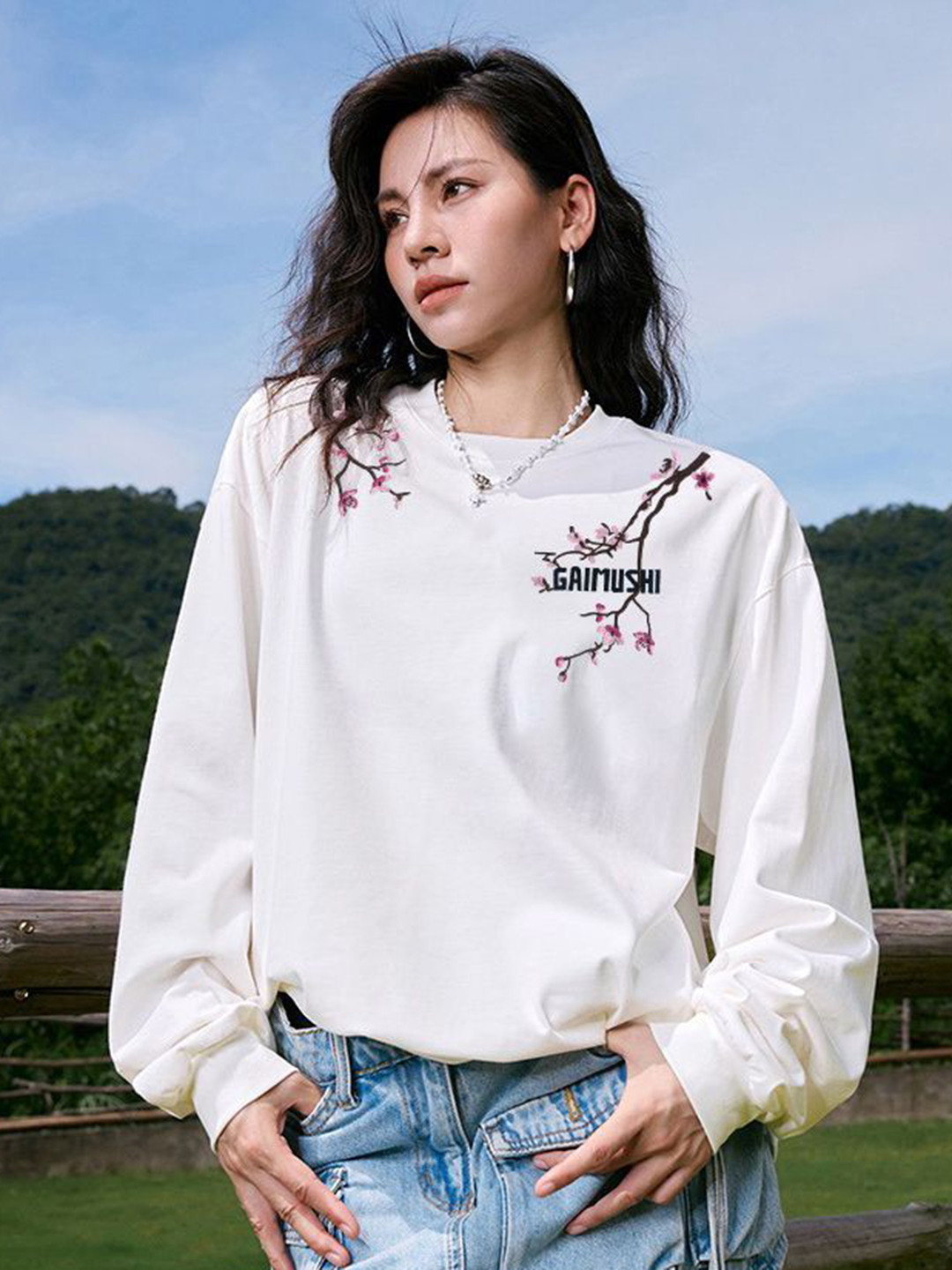 Gaimushi Women Oversized Floral Embroidered Round Neck Tshirt