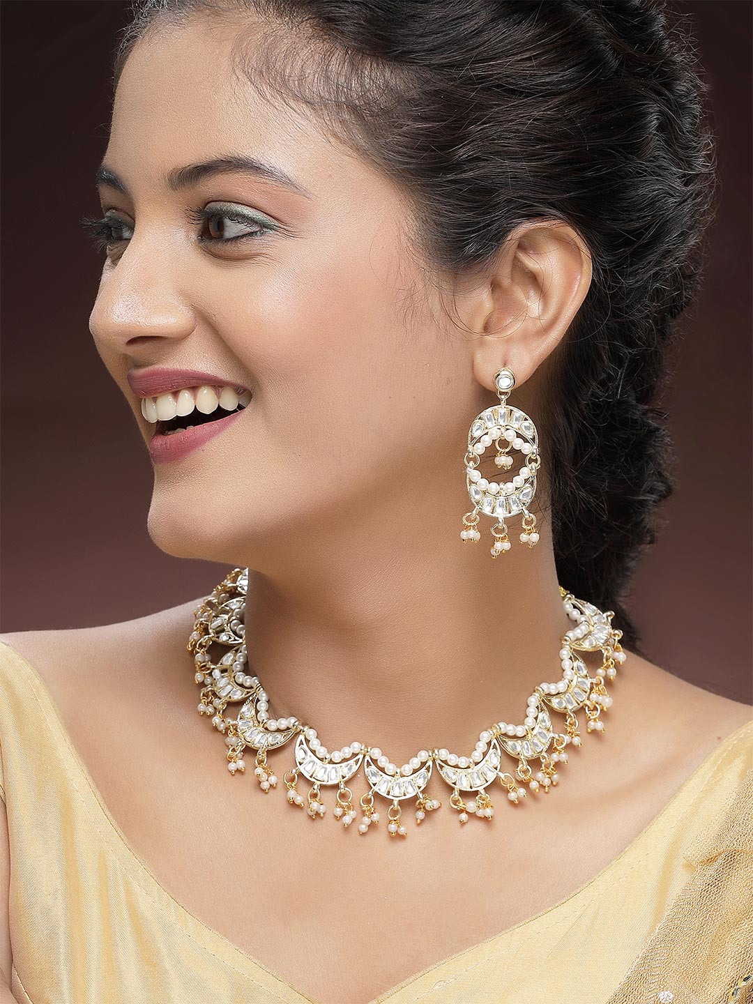 KARATCART Gold-Plated Moon Shaped White Kundan Necklace Set