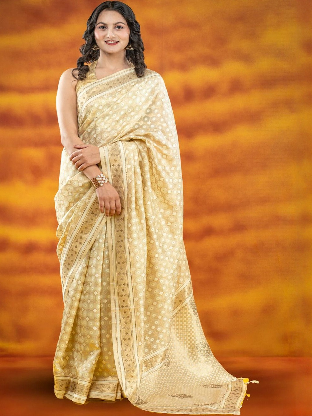 RIVAAH CLOTHING Geometric Printed Zari Saree