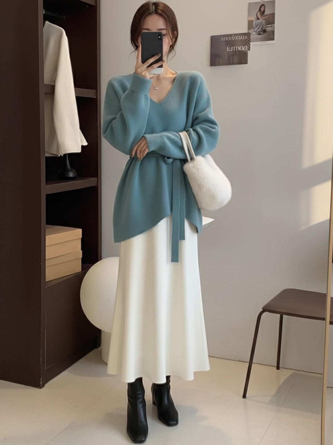 HERE&NOW Women Blue Solid V-Neck Sweaters