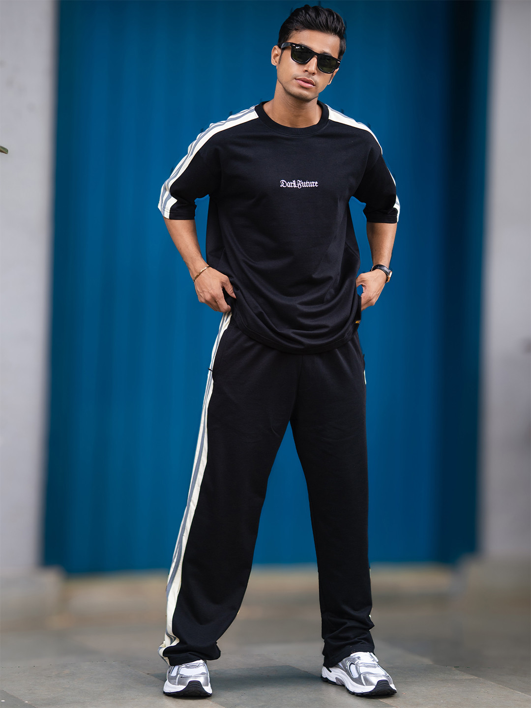 MANIAC Men Colorblock Round Neck Pure Cotton T-shirt with Joggers