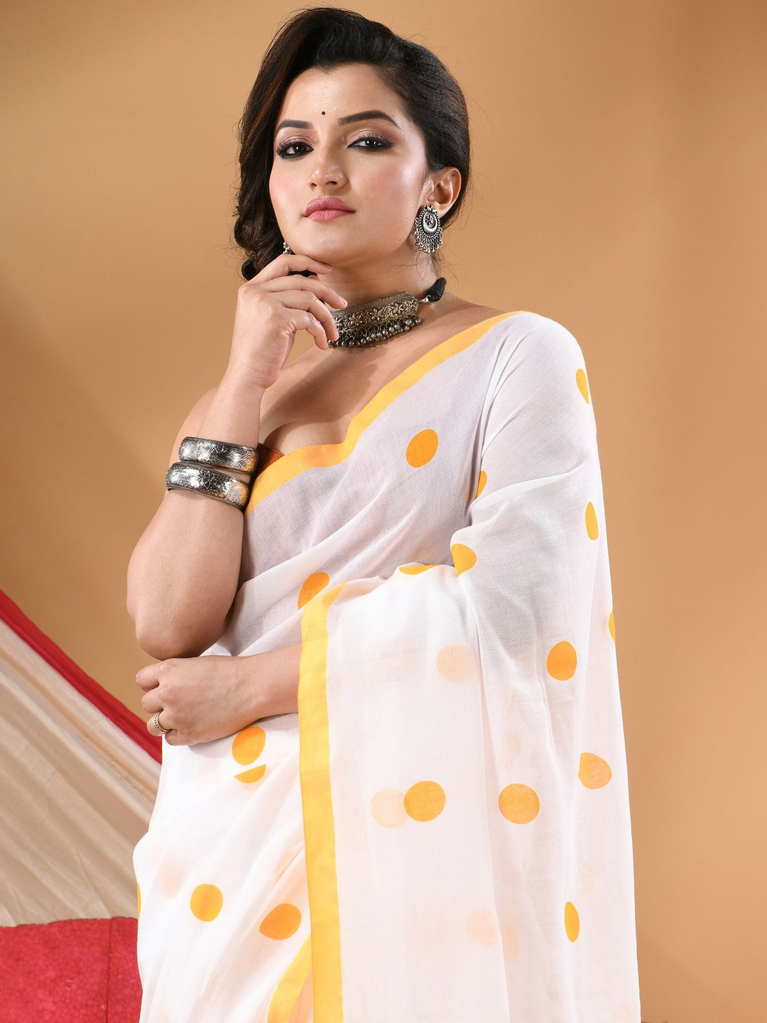 DESH BIDESH Polka Dot Printed Saree With Tessals