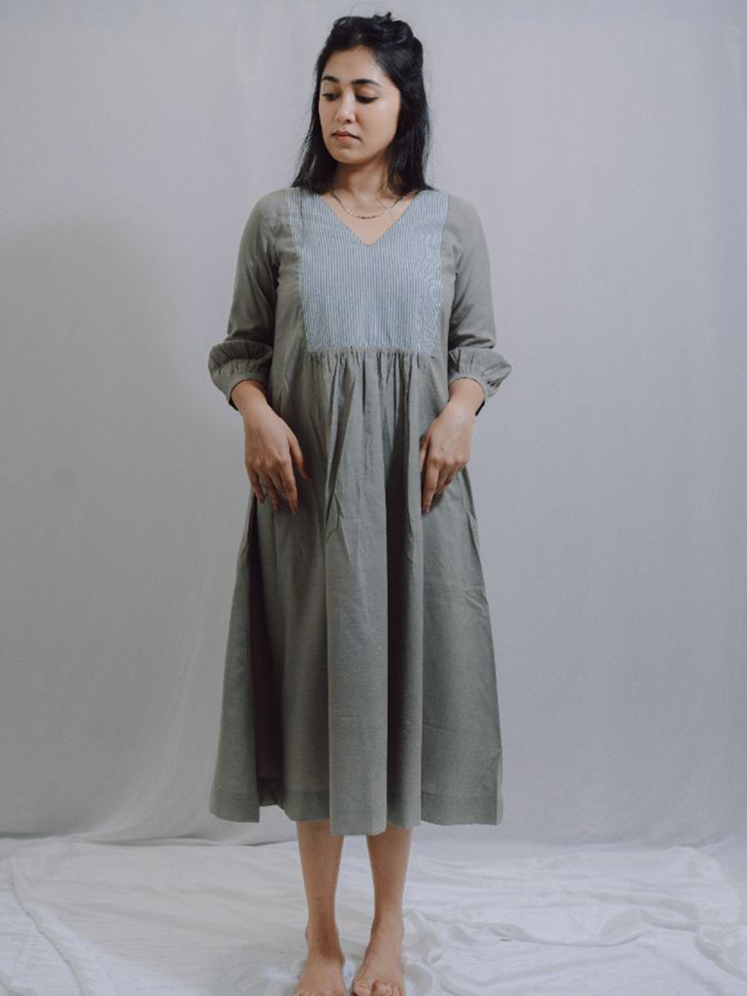 Ekkdora Women Striped Printed V-Neck Puff Sleeve A-Line Midi Dress