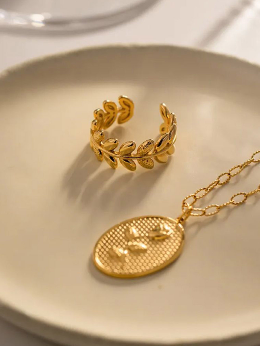 DIMPLERY 18 K Gold Plated Stainless Steel Textured leafy Finger Ring