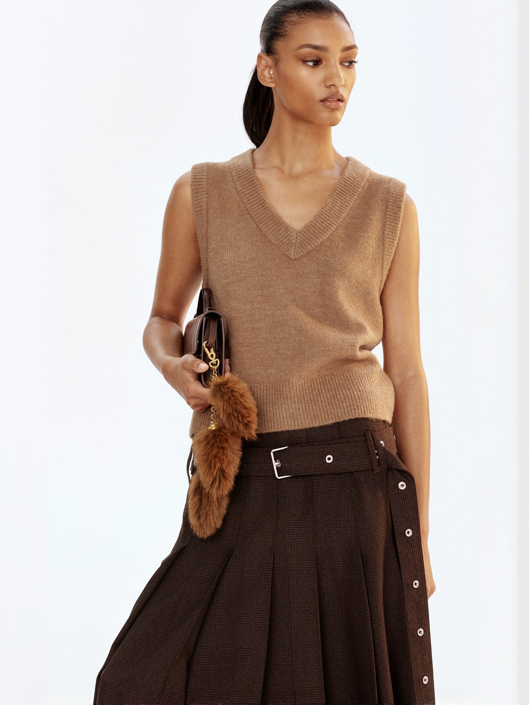 H&M Women V-Neck Sleeveless Short Sweater Vest