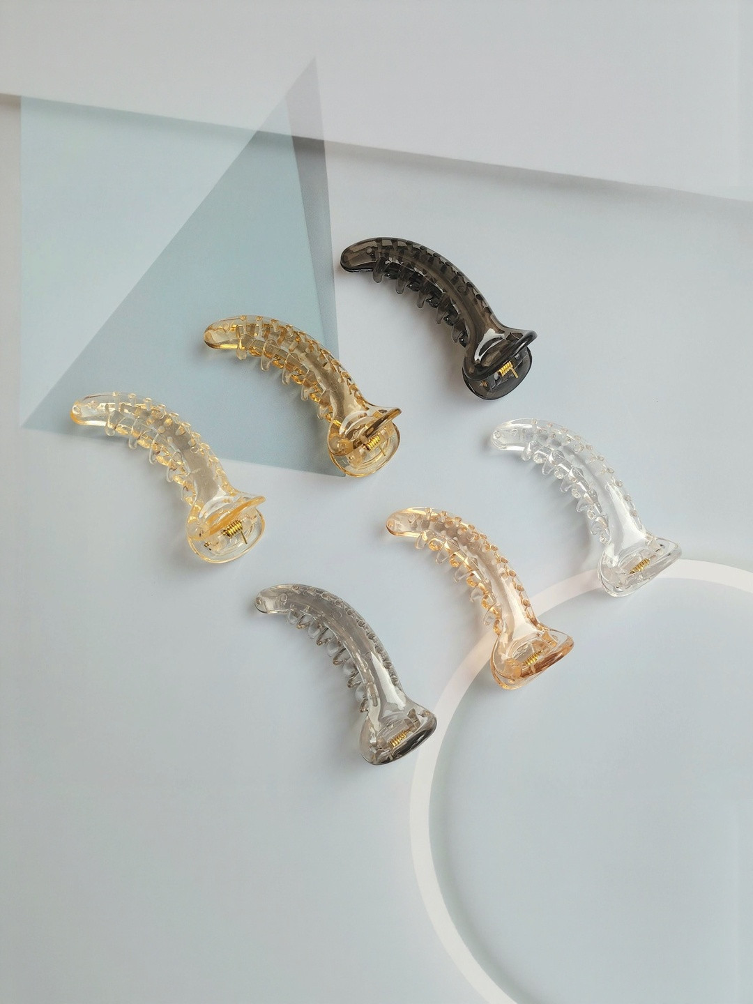 DIVASTRI Women Set of 4 Glossy Banana Clip