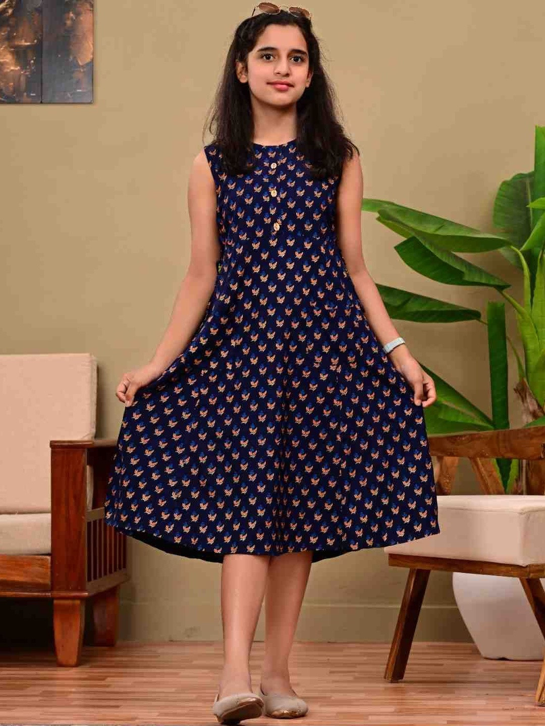 DMP FASHION Girls Blue Floral Print Round Neck Sleeveless Casual Cotton Top