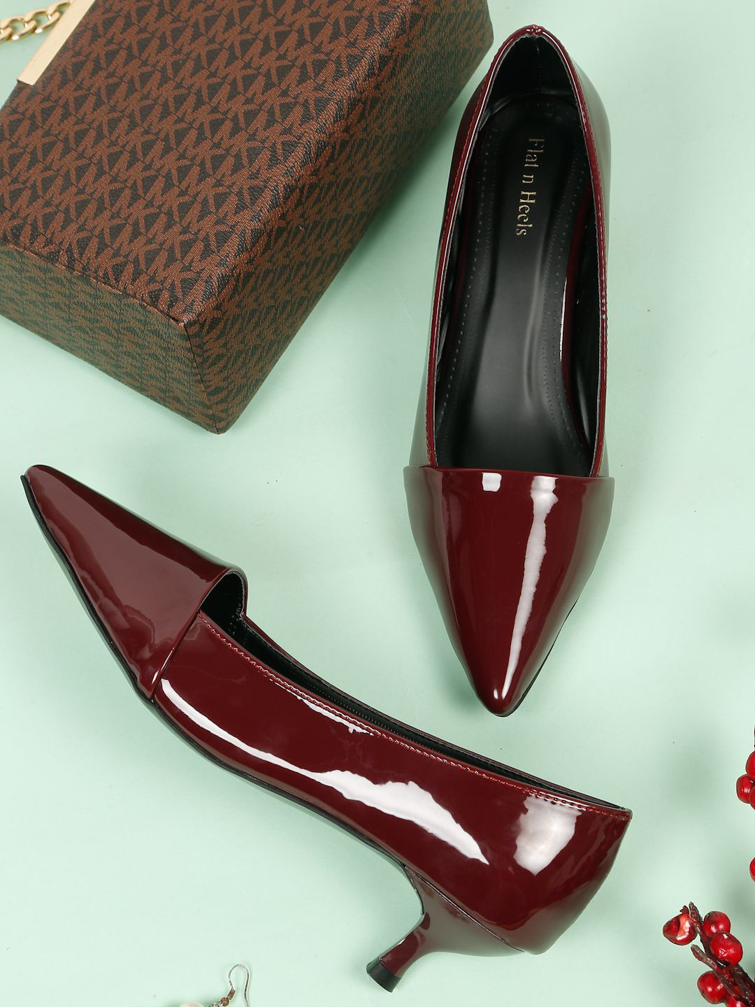 Flat n Heels Women Solid Synthetic Patent Kitten Pumps