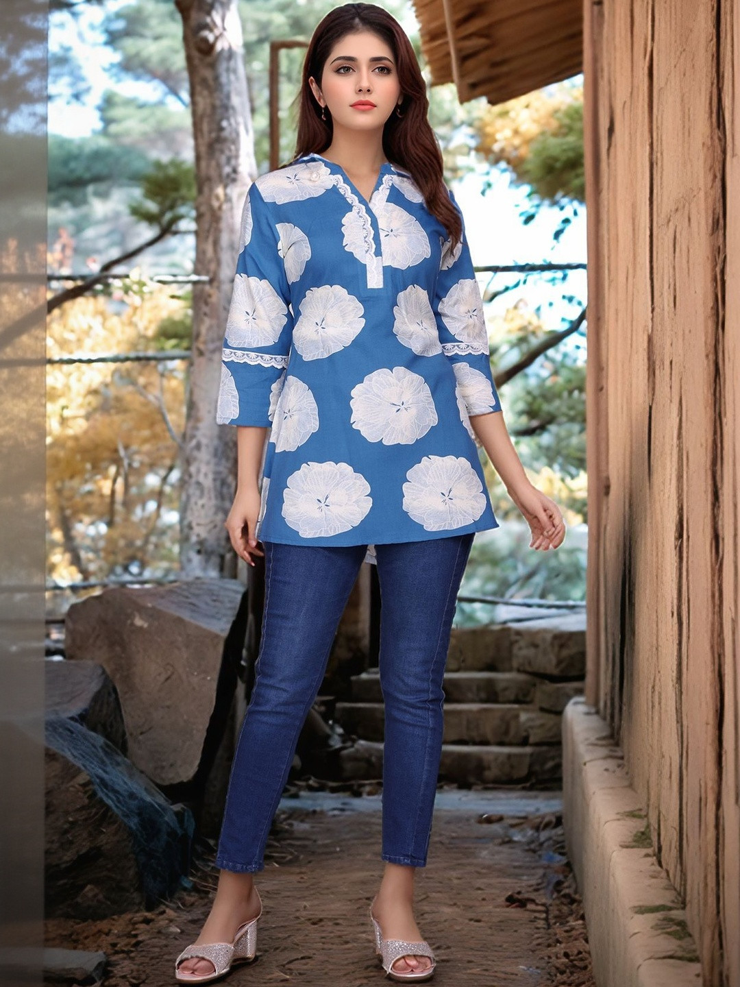 Anouk Women Schifli Lace Work Printed Short Kurti