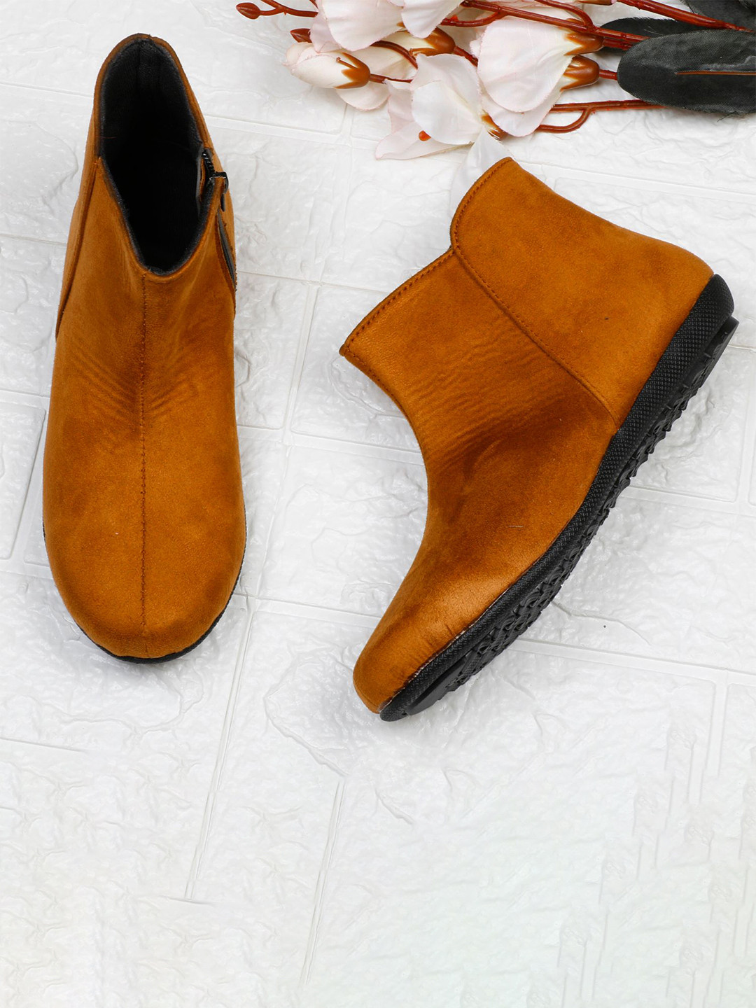 Ishransh Women Round Toe Mid-Top Latest Trendy Flat Zipper Chelsea Boots