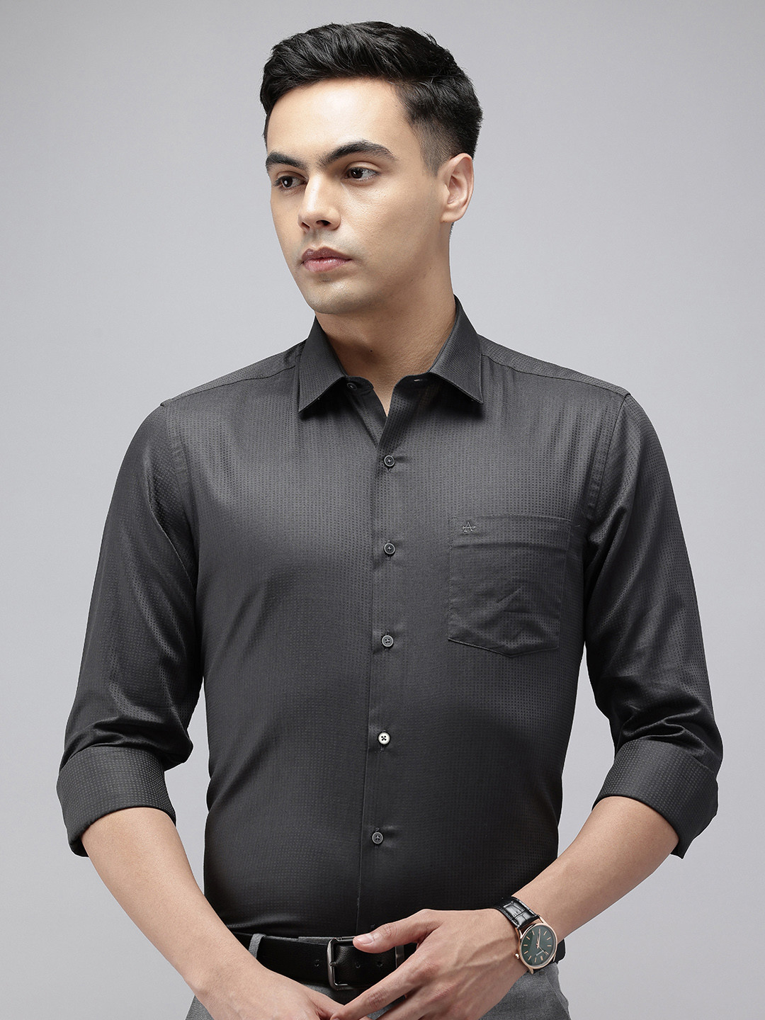 Arrow Manhattan Slim Fit Textured Pure Cotton Formal Shirt