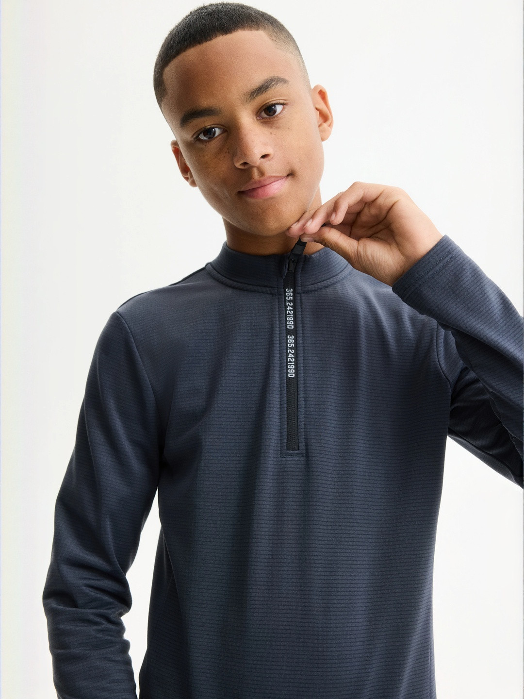 H&M Boys Mid layer Thermo Move Sports Top With Zip Closure