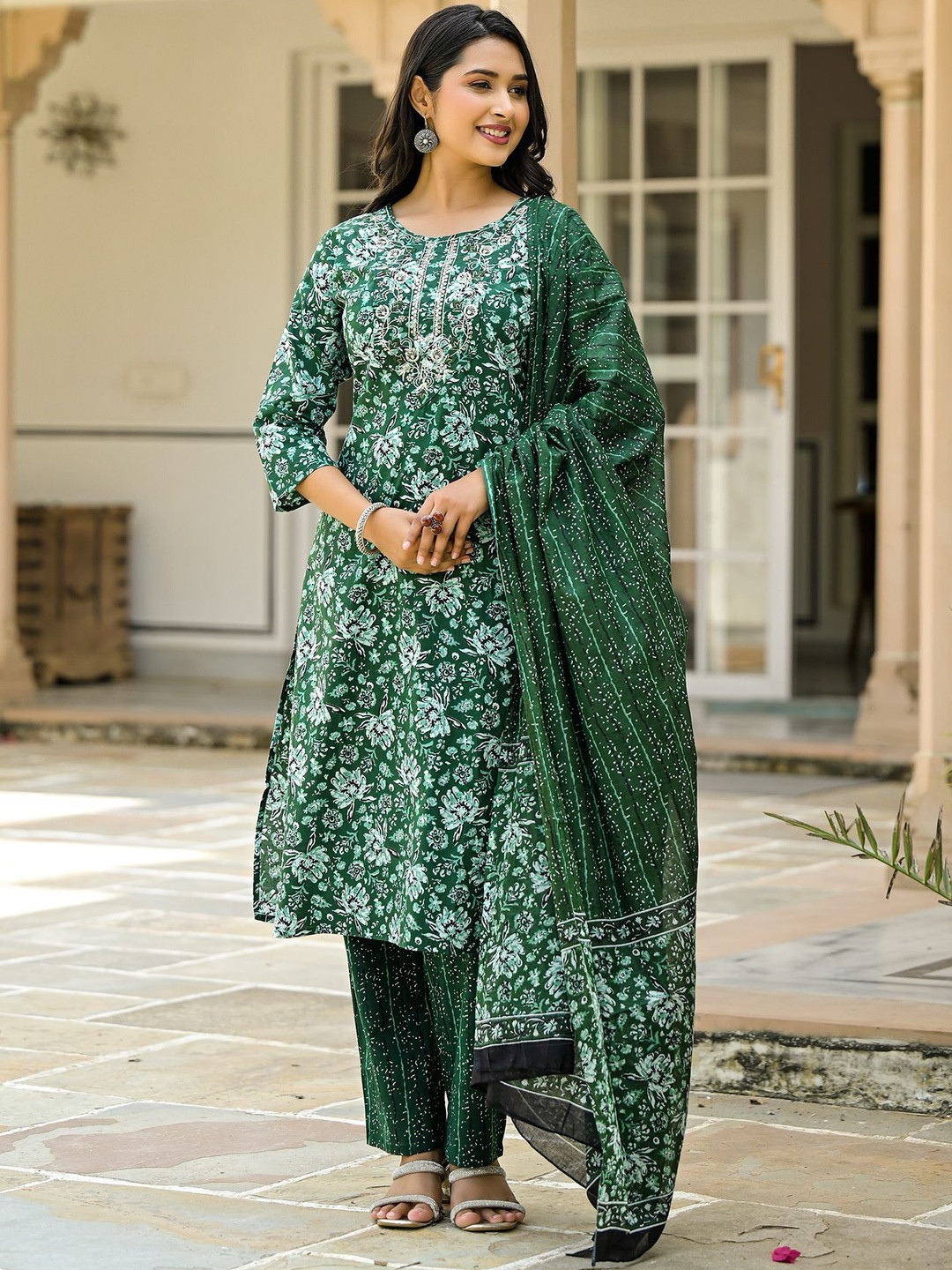 SHIFORY Floral Printed Gotta Patti Pure Cotton Kurta With Trousers & Dupatta