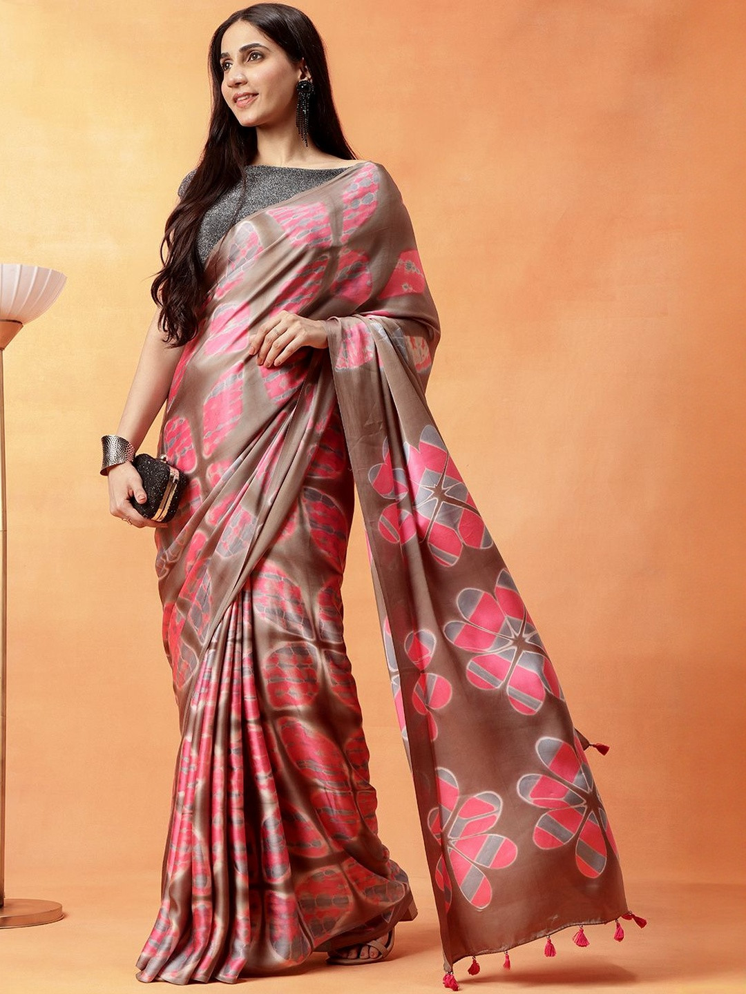 navyasa by liva Floral Printed Saree With Tessals